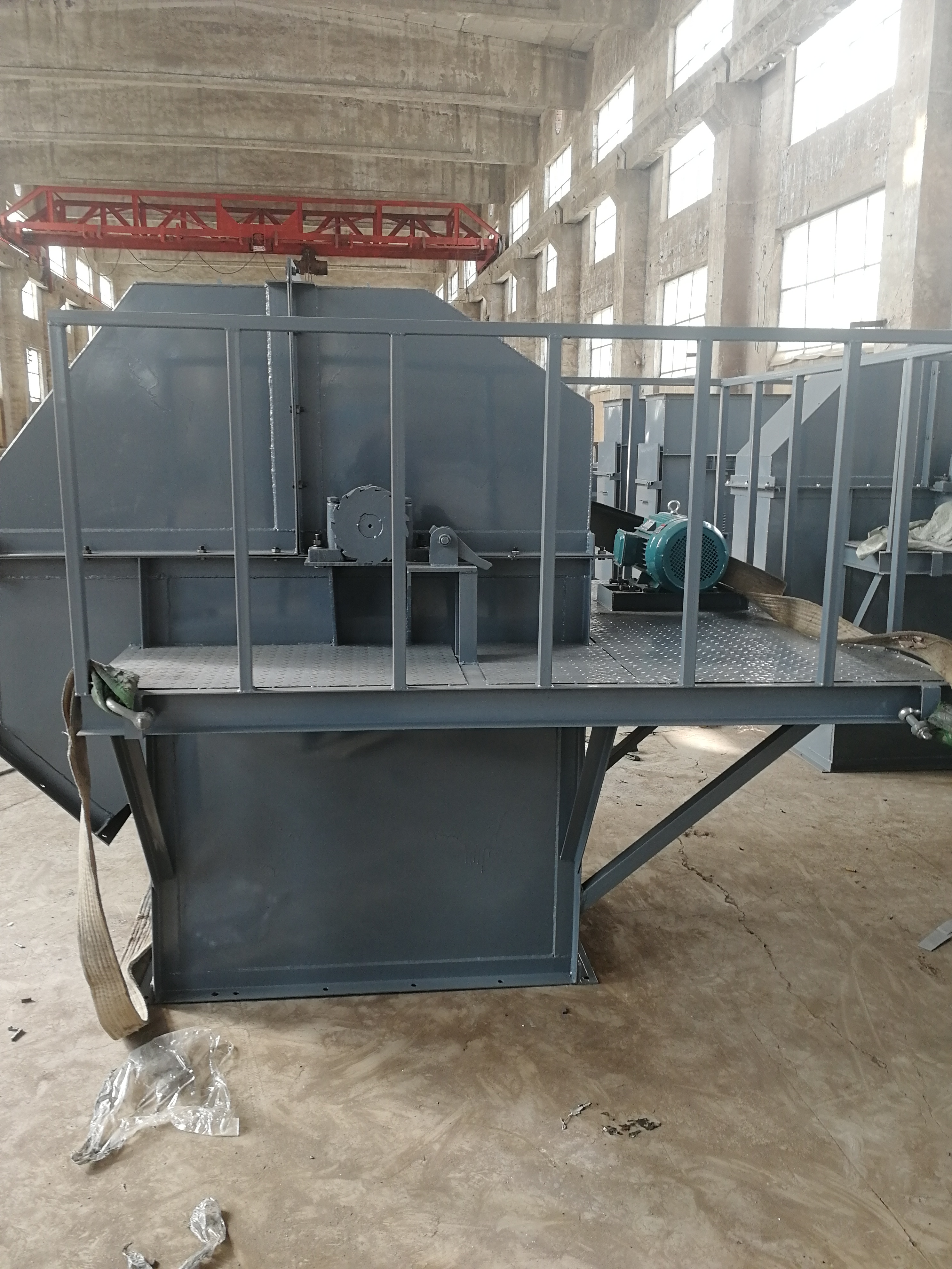 斗式提升機在作業(yè)過程中會有哪些風(fēng)險問題?(斗式提升機的結(jié)構(gòu))