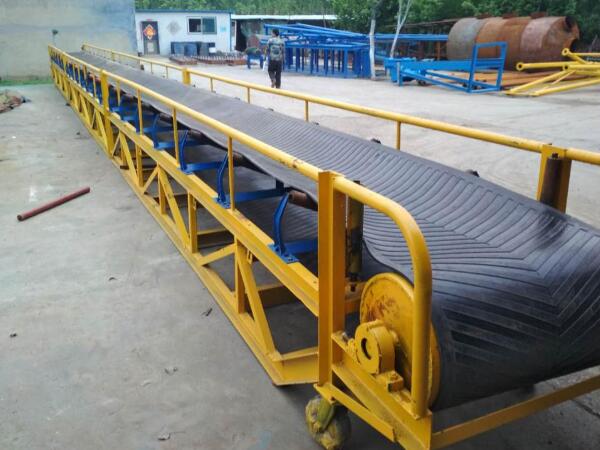 大傾角皮帶輸送機(jī)的焊接間隙問題有哪些？